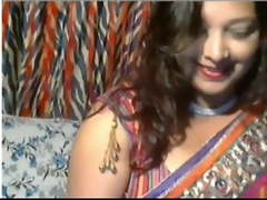 Horny Desi Aunt on webcam